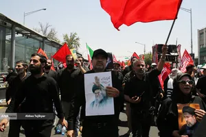 تشییع پیکر مطهر آقای شهید ایران و خانواده ایشان