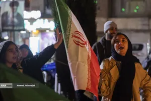 بیعت مردم تهران با حضرت آیت الله سید مجتبی خامنه ای رهبر جدید انقلاب اسلامی ایران - میدان شهدا