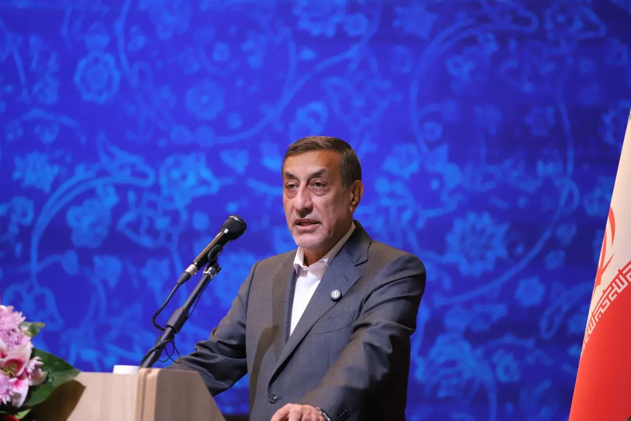 محمدجعفر قائم‌پناه
معاون اجرایی رئیس جمهور
حاشیه جلسه هیأت دولت
حاشیه جلسه هیات دولت