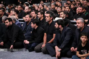 مراسم عزاداری شام غریبان حسینی (ع) در حسینیه امام خمینی