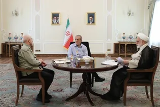 نشست سران قوا با محوریت مهار فشارهای معیشتی برگزار شد