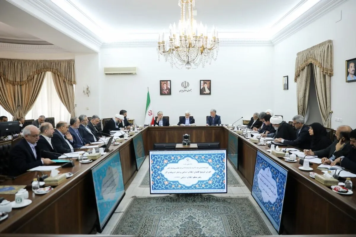 عارف: صدور انقلاب به معنای صدور اخلاق است/ رهبر انقلاب مشوق اصلی توجه به فناوری‌های پیشرفته هستند