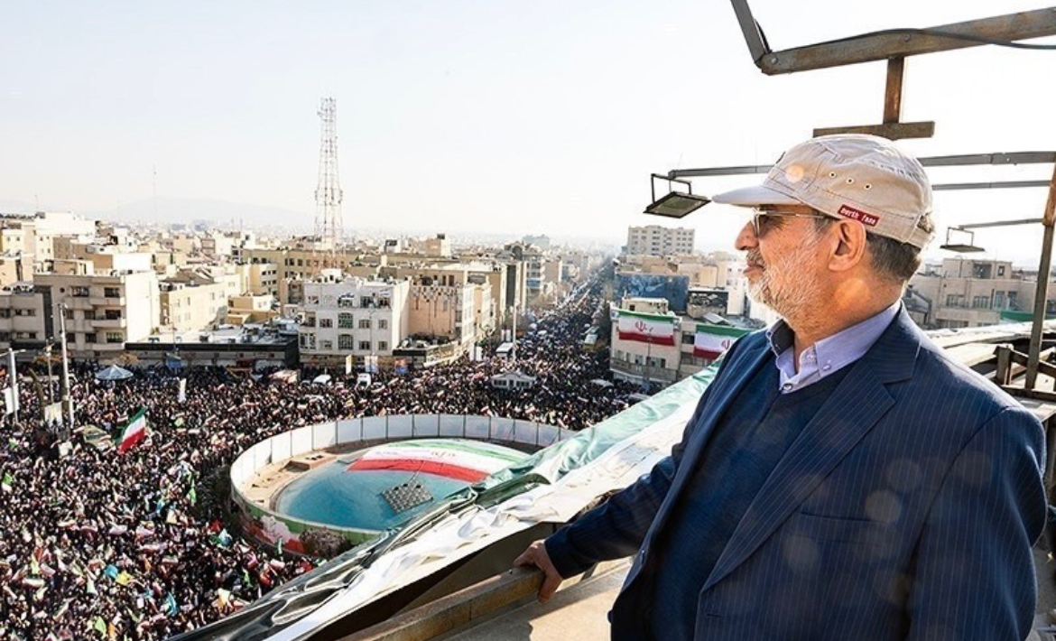 از تاریخ‌نگاری تا جنگ شناختی؛ روایتی از خدمات سردار نائینی در مرکز اسناد دفاع مقدس و سخنگویی سپاه/ثبت ۴ هزار ساعت تاریخ شفاهی فرماندهان / راه‌اندازی اتاق جنگ روایت‌ها در روابط عمومی سپاه