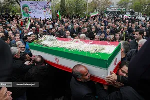 تشییع پیکر ام البنین تهران مادر شهیدان افراسیابی با حضور گسترده مردم انقلابی و شهیدپرور خیابان نبرد- پیروزی