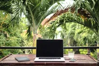 آزادی یا ناامنی؛ بهای زندگی بی مرز در دنیای دیجیتال چیست؟