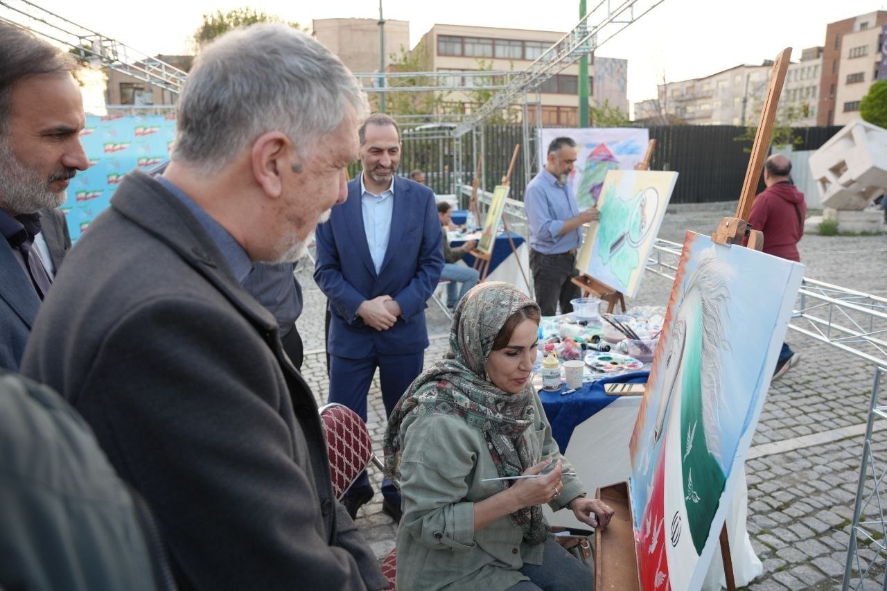 آغاز ویژه‌برنامه «برای ایران، سرچشمه هنر» در تئاتر شهر / صالحی: آثار هنری متعددی درباره جنگ رمضان در دست تولید است