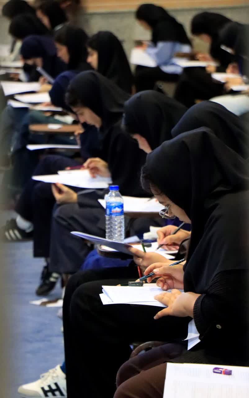 همدلی کارکنان، پشتوانه موفقیت دانشگاه آزاد اسلامی واحد لنجان در مأموریتهای بزرگ است همدلی کارکنان، پشتوانه موفقیت دانشگاه آزاد اسلامی واحد لنجان در مأموریتهای بزرگ است