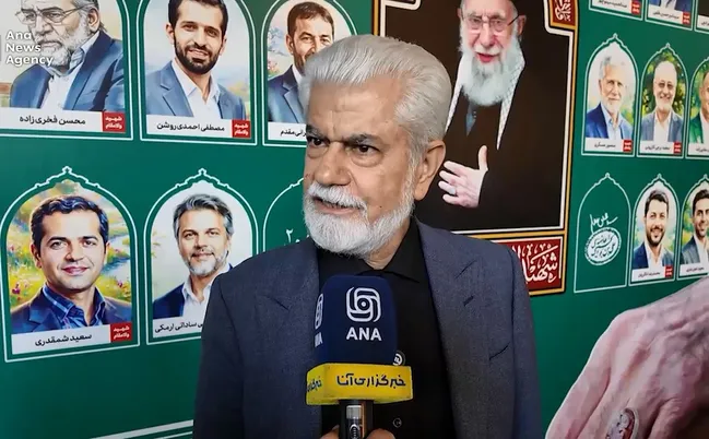 هنرمندان و اهالی فرهنگ خاطرات خود از رهبر شهید را به مردم عرضه کنند +فیلم