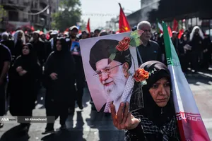 تشییع پیکر مطهر آقای شهید ایران و خانواده ایشان-4