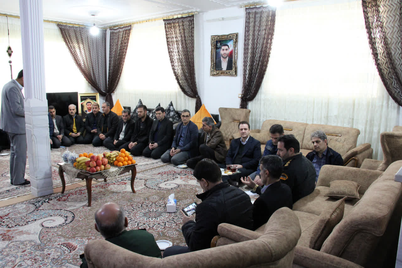 دانشگاهیان در خط مقدم مقابله با جنگ ترکیبی هستند