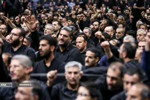  اولین شب مراسم عزاداری ماه محرم در جوار محل عروج ملکوتی قائد شهید انقلاب اسلامی حضرت آیت الله العظمی شهید سید علی خامنه ای