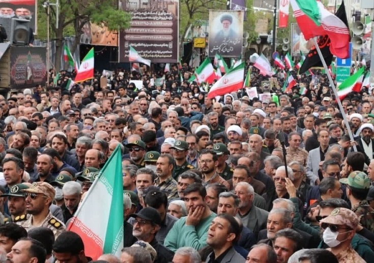 حماسه زنجان؛ وداع باشکوه با ۱۴ قهرمان در میان اشک و افتخار