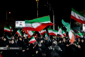 اجتماع مردمی در حمایت از رزمندگان اسلام - میدان صنعت
