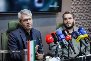 آیین اعطای نشان &laquo;سرو سیمین پارسی جان&raquo;