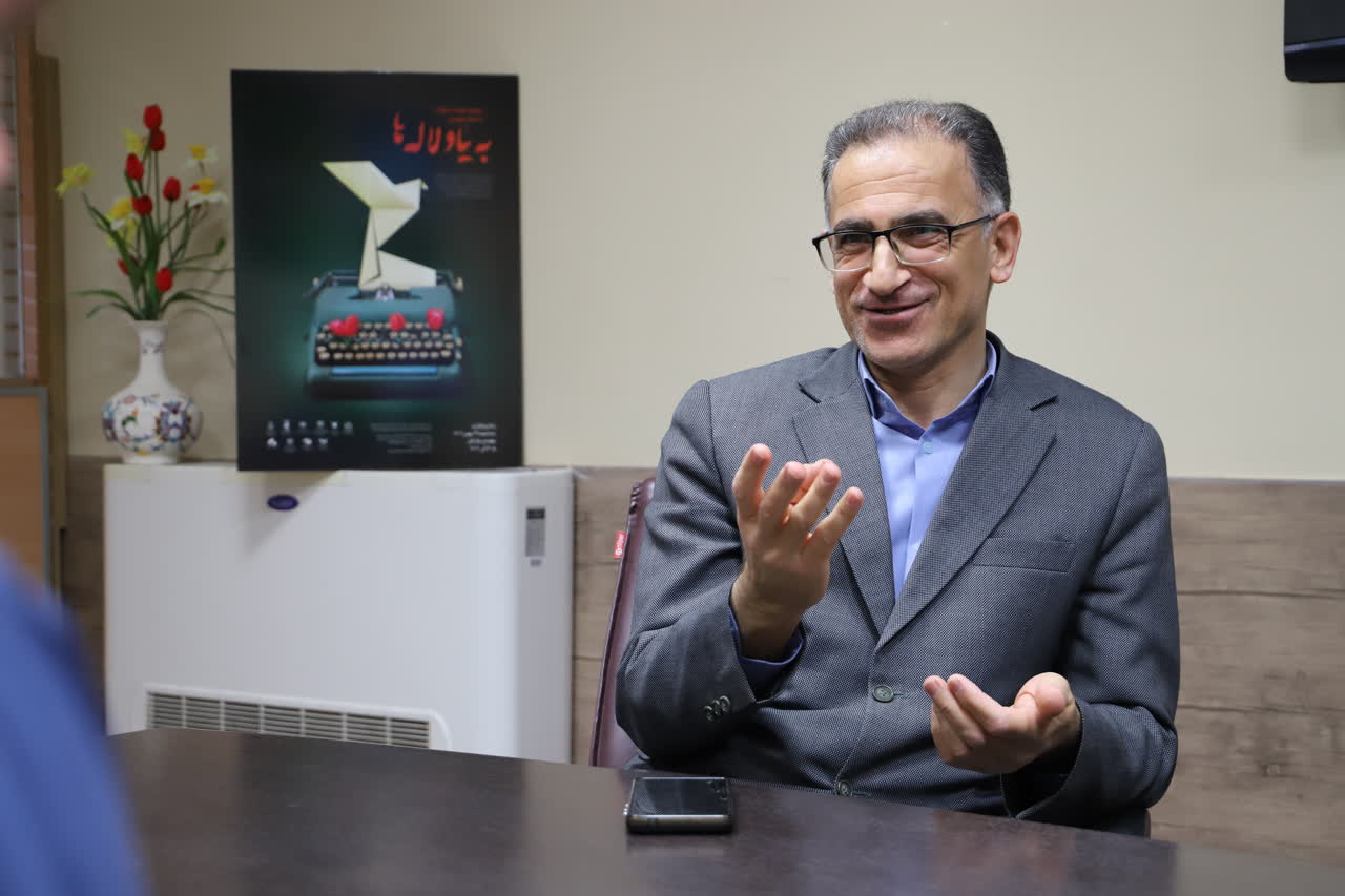 روایت پیوند ادبیات، عشق و حماسه روایت پیوند ادبیات، عشق و حماسه