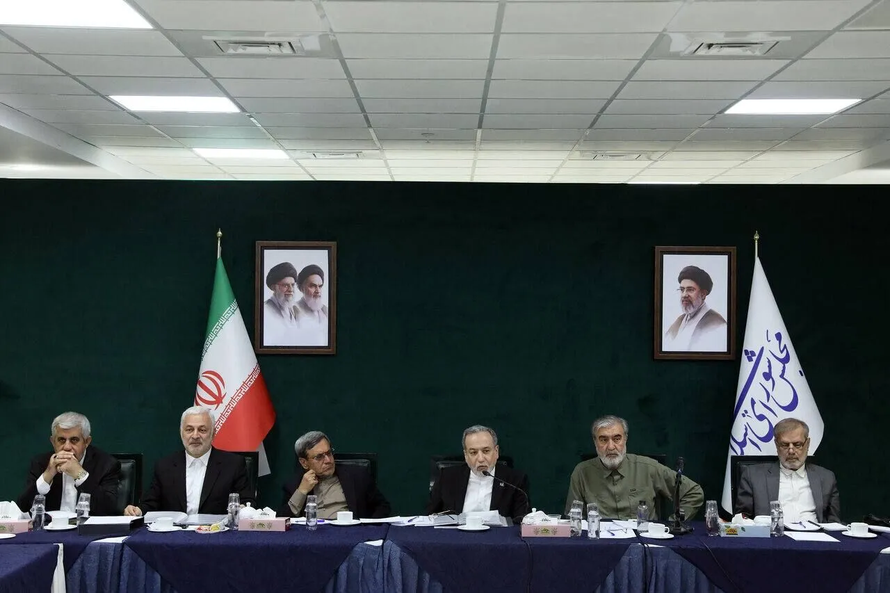 کمیسیون امنیت ملی
عراقچی