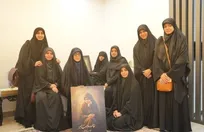 شاعران و نویسندگان به دیدار خانواده شهید هنرمند فاطمه‌سادات میر رفتند