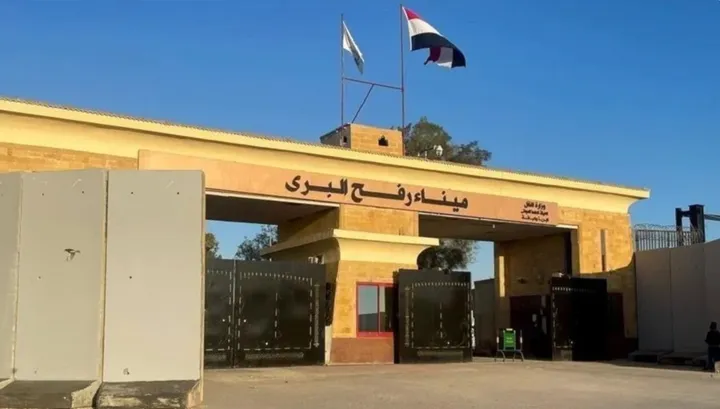 استئناف حركة المسافرين في معبر رفح مع وصول أول دفعة من العائدين إلى غزة