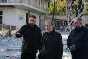 بازدید دکتر بیژن رنجبر رئیس دانشگاه آزاد اسلامی، پس از حمله هوایی آمریکا و رژیم صهیونیستی به سفارت سابق آمریکا(لانه جاسوسی) 