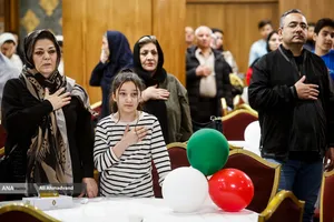 آیین بدرقه خانواده&zwnj;های آسیب&zwnj;دیده در جنگ به زیارت امام رضا(ع)
