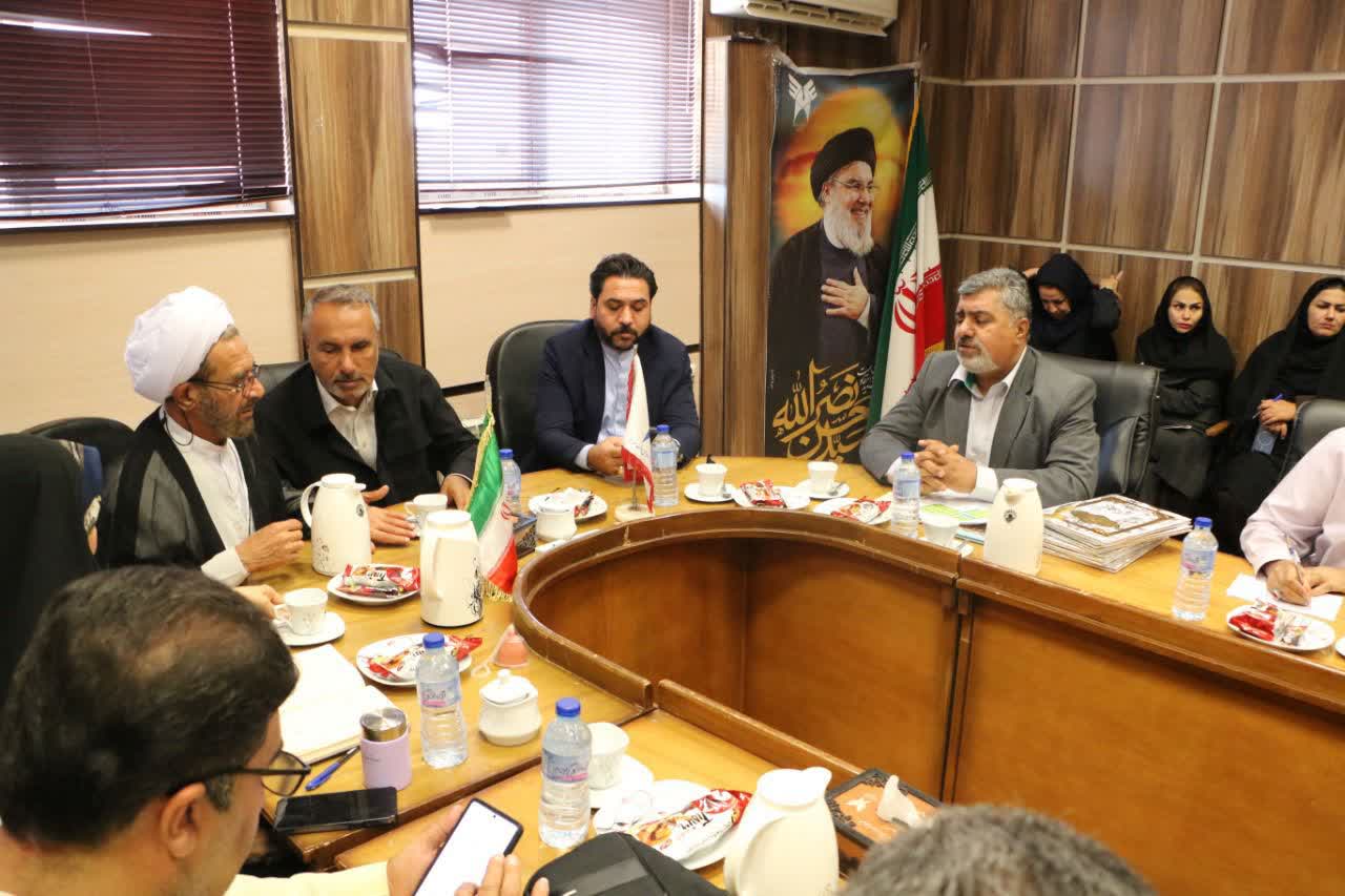 امروز کسی دلسوز مملکت است که حل مسئله کند