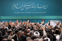 رهبر انقلاب: کسانی که با فضای مجازی ارتباط دارند با تهدیدات نرم‌افزاری دشمن مقابله کنند