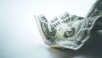 سقوط ۲.۱۶ درصدی شاخص ارزش دلار در پی جنگ تعرفه‌ای ترامپ
