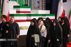 ادای احترام ادیان مختلف بر پیکر رهبر مجاهد شهید انقلاب
