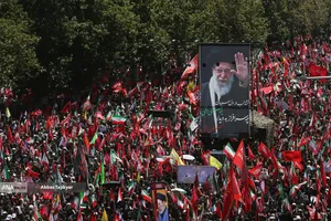 تشییع پیکر مطهر آقای شهید ایران و خانواده ایشان