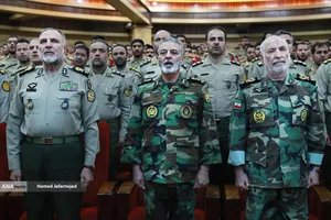 آیین اعطای نشان فداکاری ارتش به پنج تن از خانواده&zwnj;های شهدا و یک تن از پیشکسوتان دفاع مقدس با حضور امیر سرلشکر سید عبدالرحیم موسوی فرمانده کل ارتش امیر سرتیپ کیومرت حیدری فرمانده نیروی زمینی و جمعی از فرماندهان و مسؤلان عالی رتبه ارتش