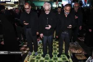 اقامه نماز استغاثه به امام زمان زمان(عج) - چهارراه نبرد خیابان پیروزی