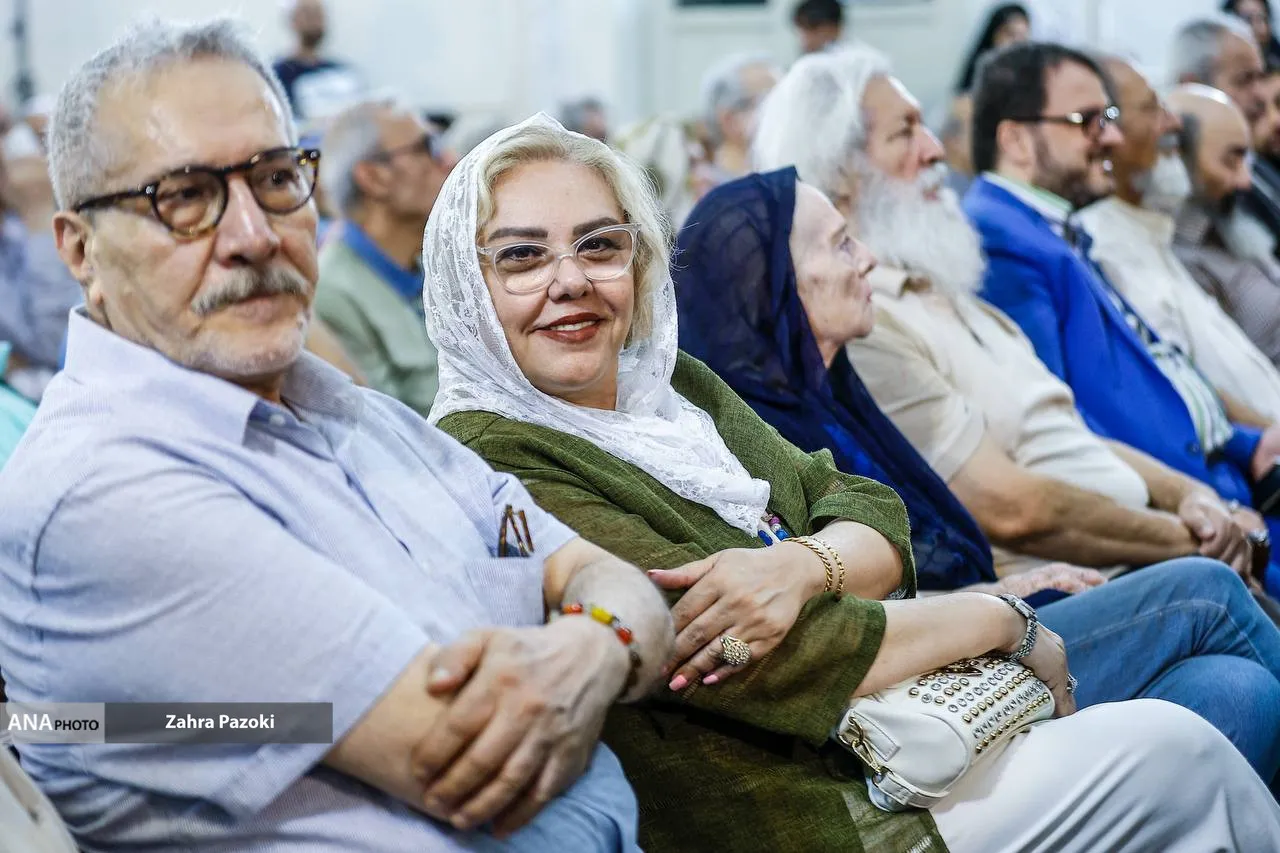 افسانه چهره آزاد