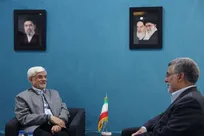 عارف: پرداخت تعهدات و حمایت از فعالان حوزه خدمات سلامت در اسرع وقت انجام شود