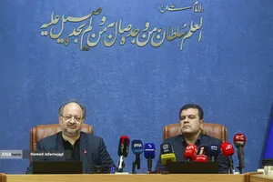 محمد شریعتمداری مدیرعامل هلدینگ خلیج فارس و حسین افشین معاون علمی، فناوری و اقتصاد دانش&zwnj;بنیان رئیس جمهور