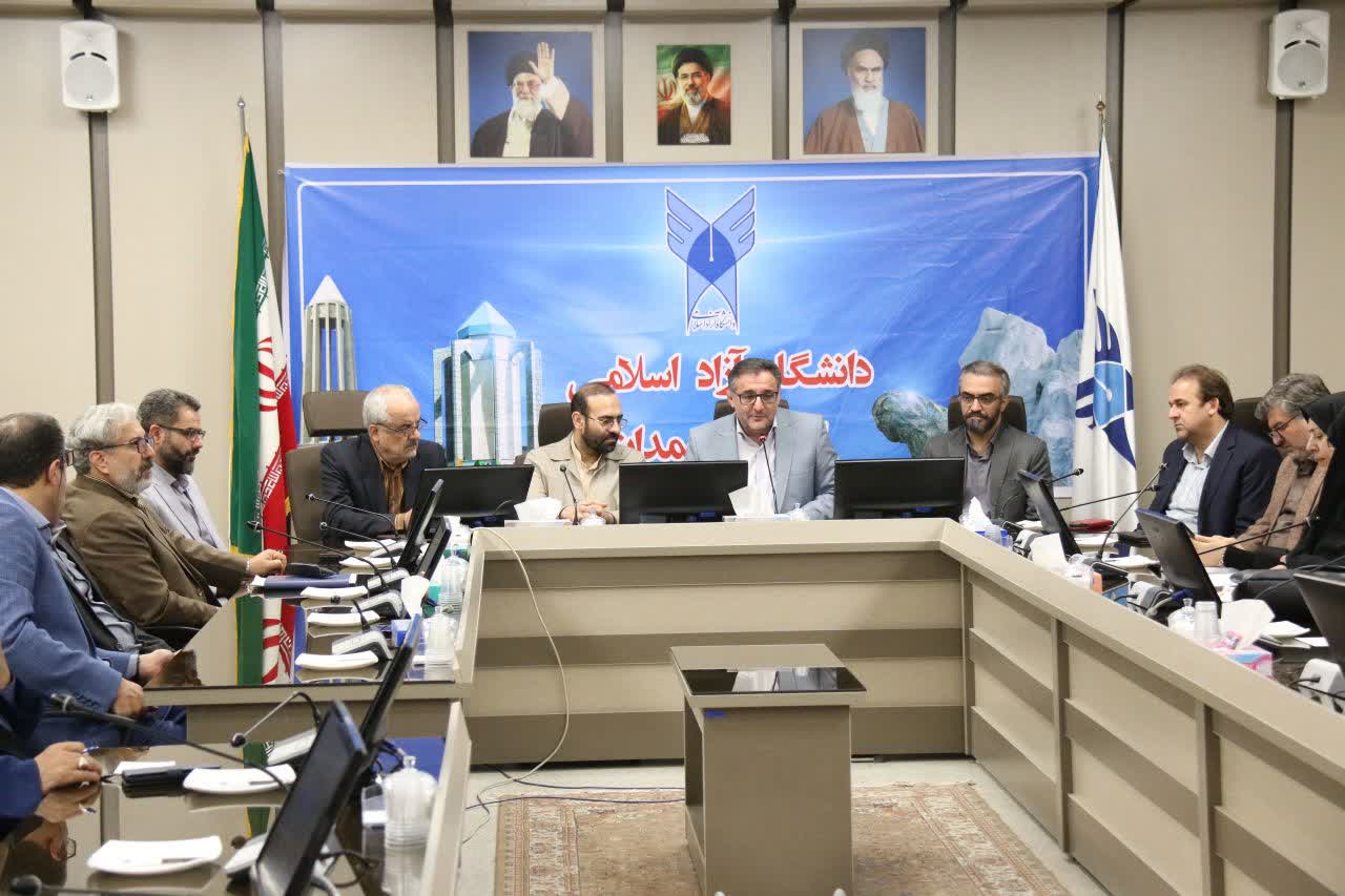 دانشگاه باید در خط مقدم حل مسائل کشور و جهاد علمی باشد