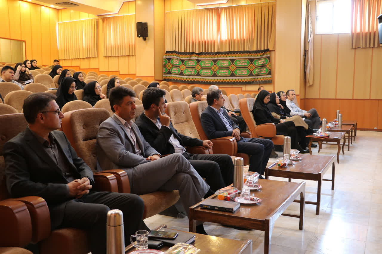 تأکید بر اهمیت مطالعه و آمادگی علمی دستیاران آموزشی