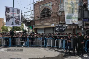 آیین خیمه سوزان عاشورا در چهارراه گلوبندک تهران
