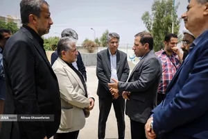حضور دکتر رنجبر در مدرسه شجره طیبه میناب و مزار شهدای مظلوم دانش&zwnj;آموز