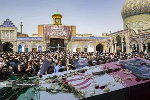 تشییع و تدفین پیکر مطهر دانشمند هسته&zwnj;ای شهید محمدمهدی طهرانچی رییس دانشگاه آزاد اسلامی و همسر گرانقدرش شهیده مژگان قراویری در حرم حضرت عبدالعظیم حسنی(ع)